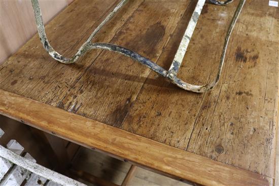 A Victorian stripped pine farmhouse kitchen table W.162cm